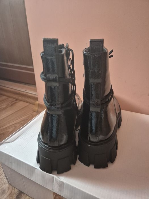 Черни Боти ABOUT YOU