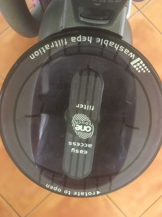 Aspirator vertical cu fir fara sac HOOVER H1 PET 011