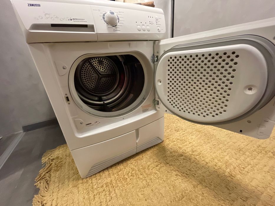 7  kg Сушилня Zanusi оригинал, кондензаторна