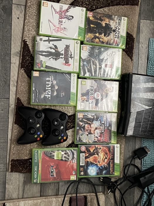 Xbox 360 cu 2 manete