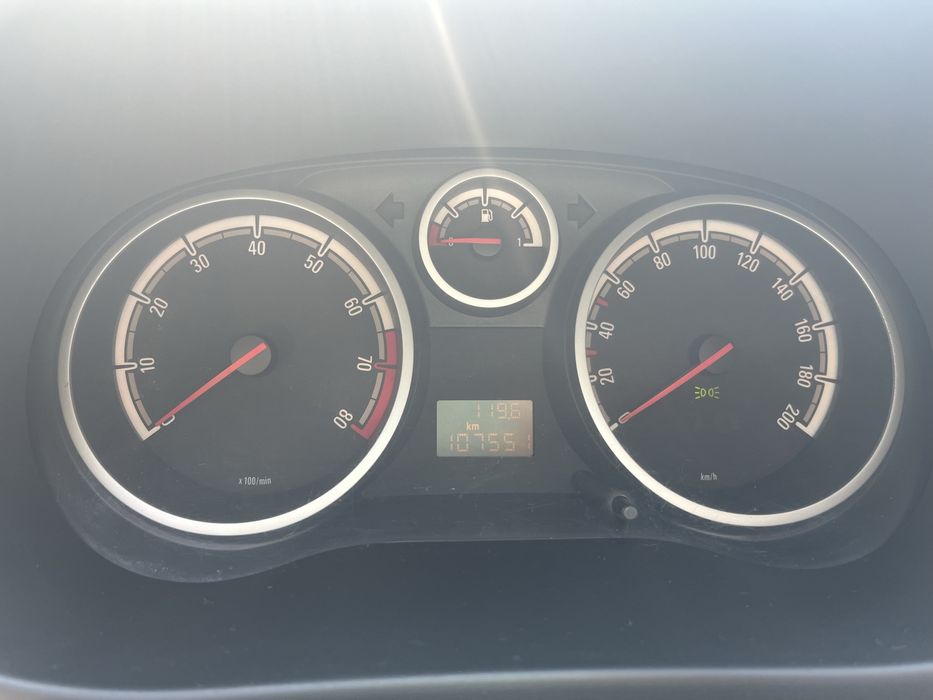 Opel Corsa 1.2 бензин 2008 година