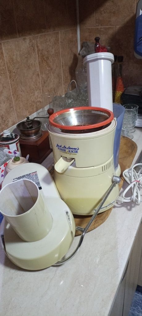 Storcător de fructe și legume