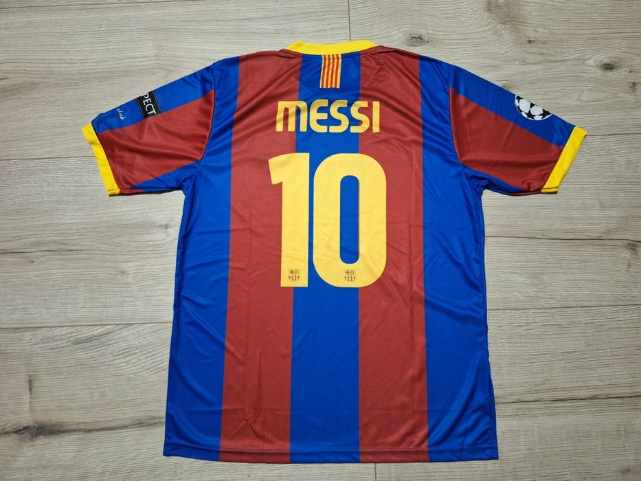 Футболна фланелка на МЕСИ БАРСЕЛОНА ретро модел 2009!!!