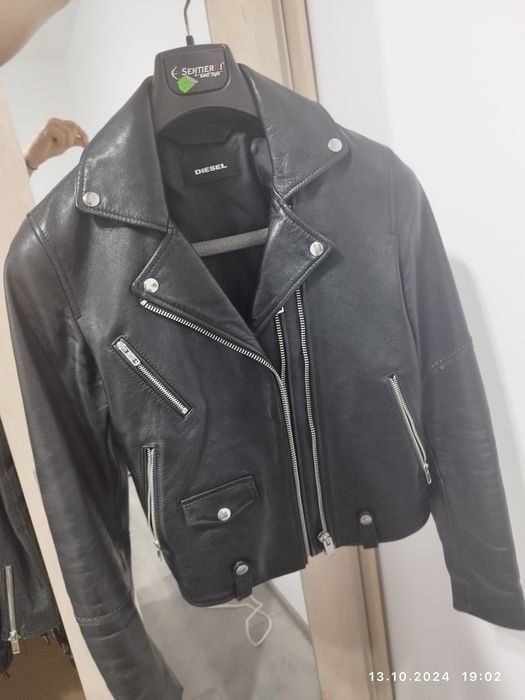 Vând geaca piele Diesel damă originală