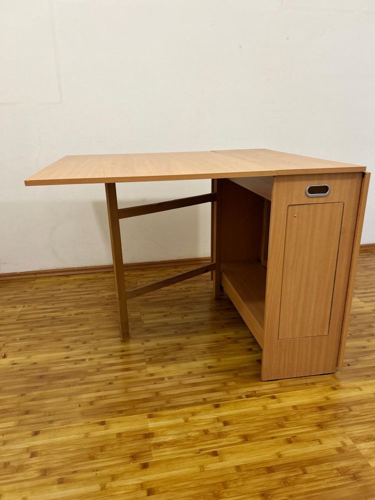 Masa extensibila living cu spatiu de depozitare