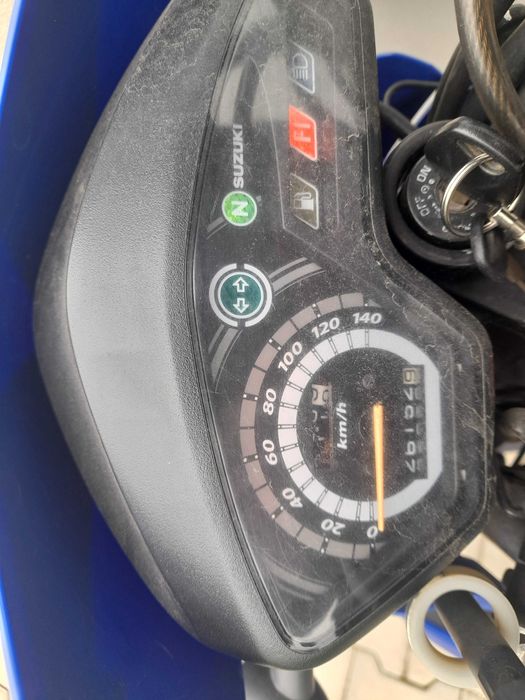 Motocicleta Suzuki DR125 SuperMoto