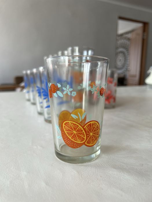 Стаканы под сок. Стаканы под воду. Вода