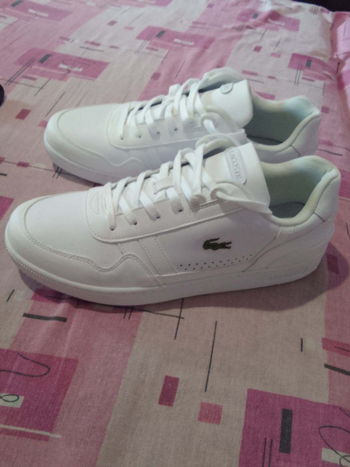 Vand Lacoste Tclip Sneakers Low,pret 300 lei !