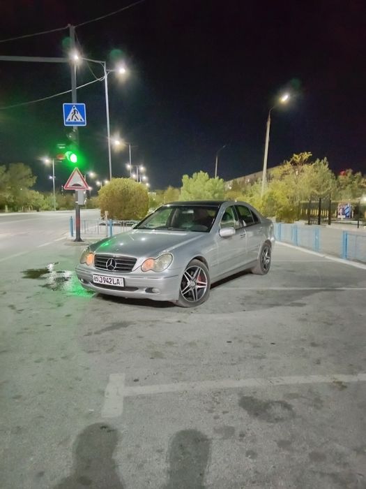 Mercedes-benz w203 2.0 kompressor.2001 yil.mator peregon quyilgan.