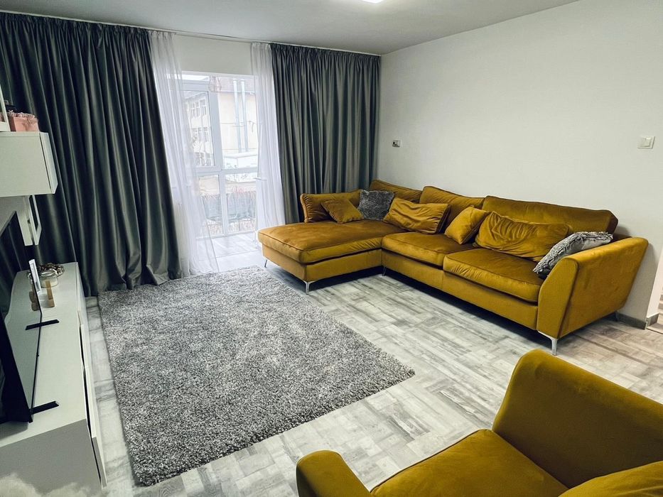 Închiriez apartament