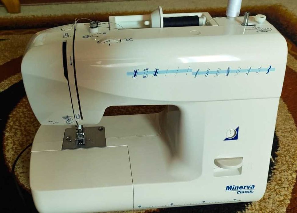 Mașină de cusut Minerva în stare perfectă de funcționare