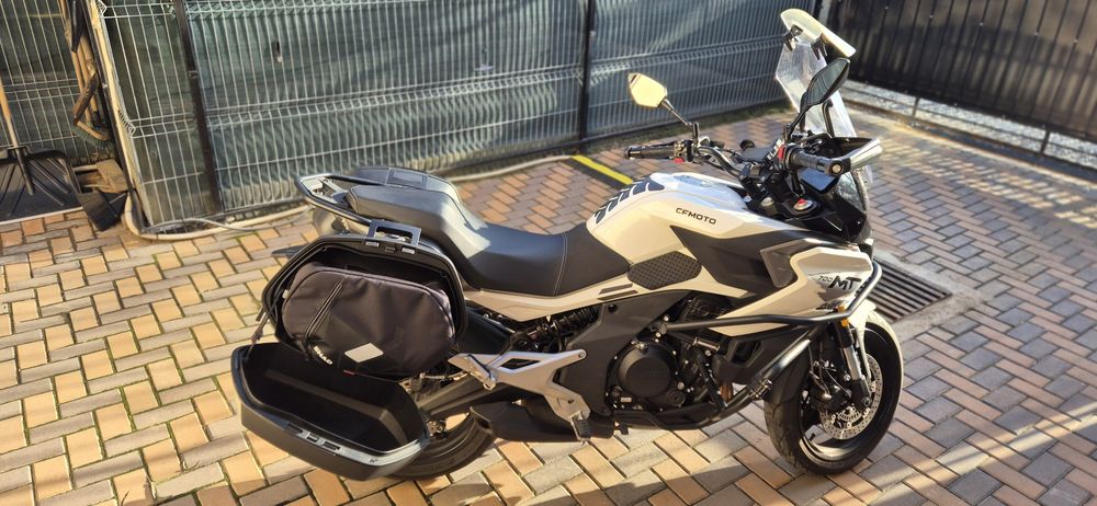 Vând CF MOTO 700 MT