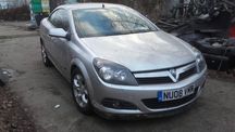 Dezmembrez Opel Astra H Cabrio Z18XER