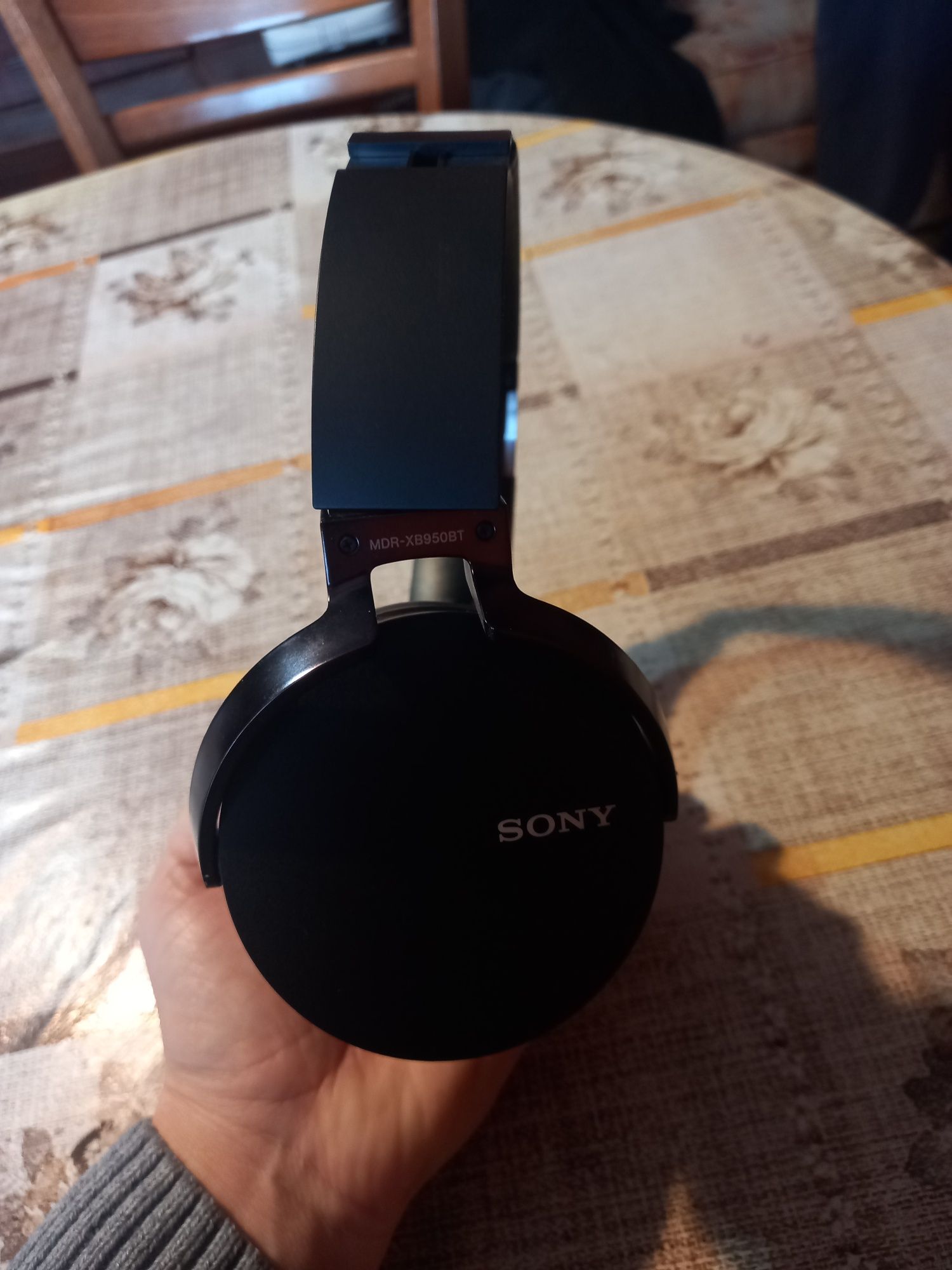 Безжични уайърлес блутут слушалки Сони-Модел- MDR-XB950BT