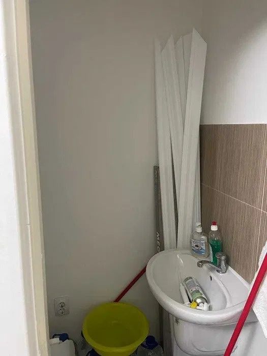 Dau in chirie spatiu comercial autorizat inclusiv pt. activitati  med.