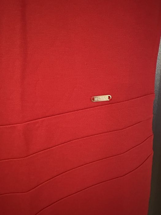 Червена рокля Guess, размер S/M