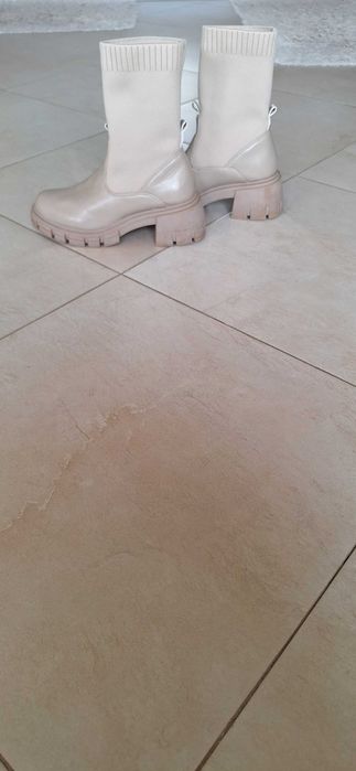 Продавам дамски боти. За лично предаване гр. Варна.