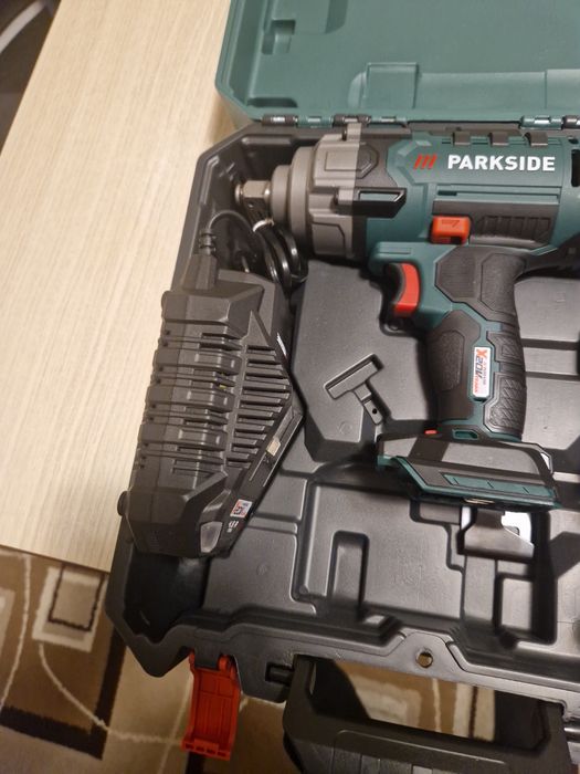 Masina de înșurubat cu impact PASSK 20 LI C4