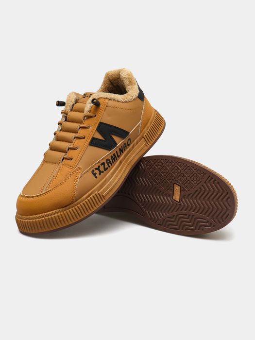 Erkaklar uchun qishki krossovkalar