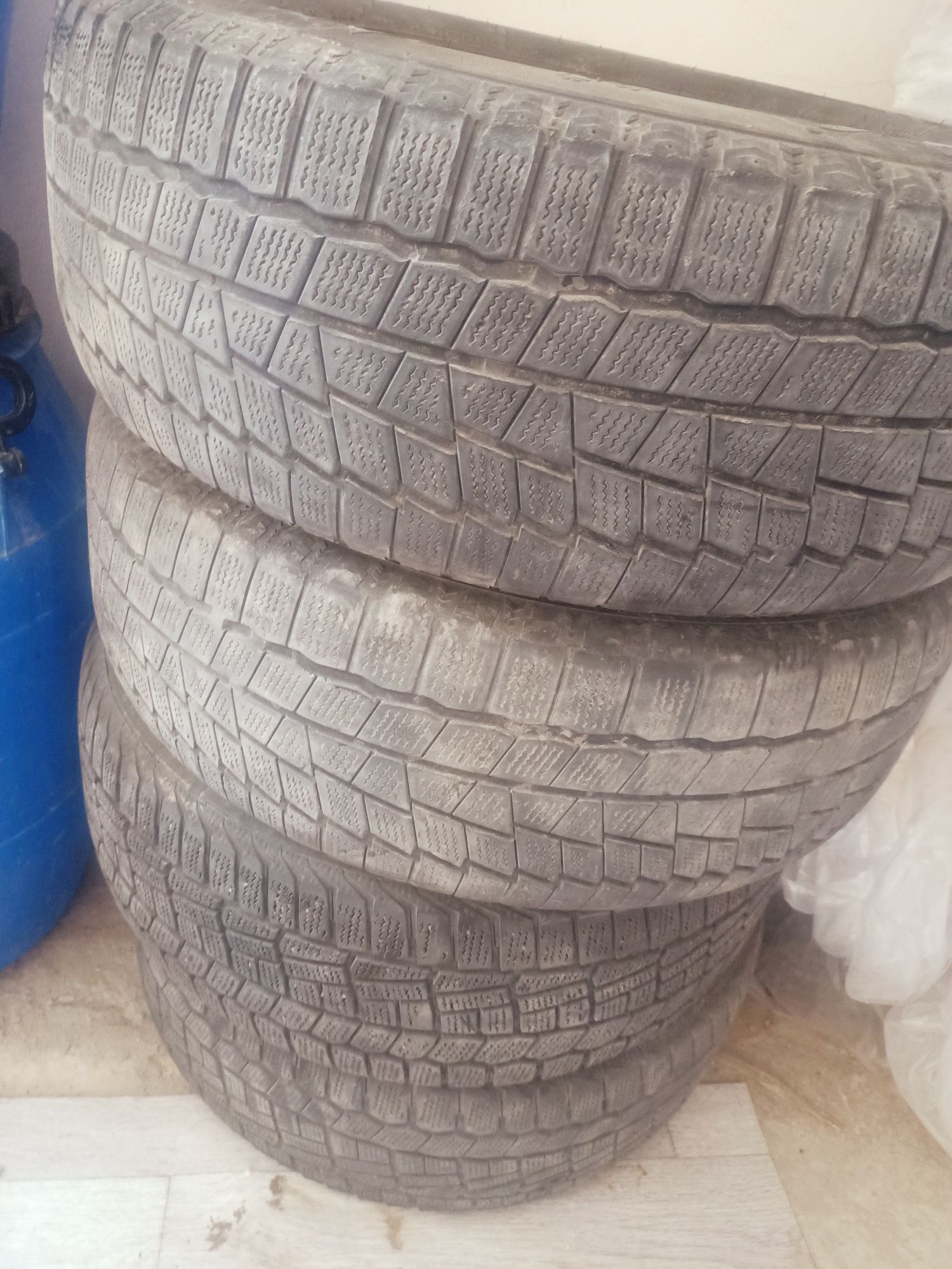 Продается шина на камри.Viatti 205/55R16 2шт