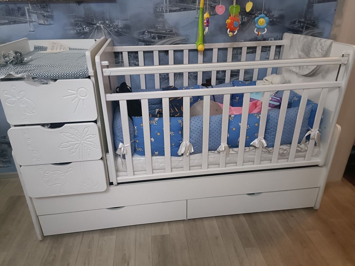 Продам детскую кроватку
