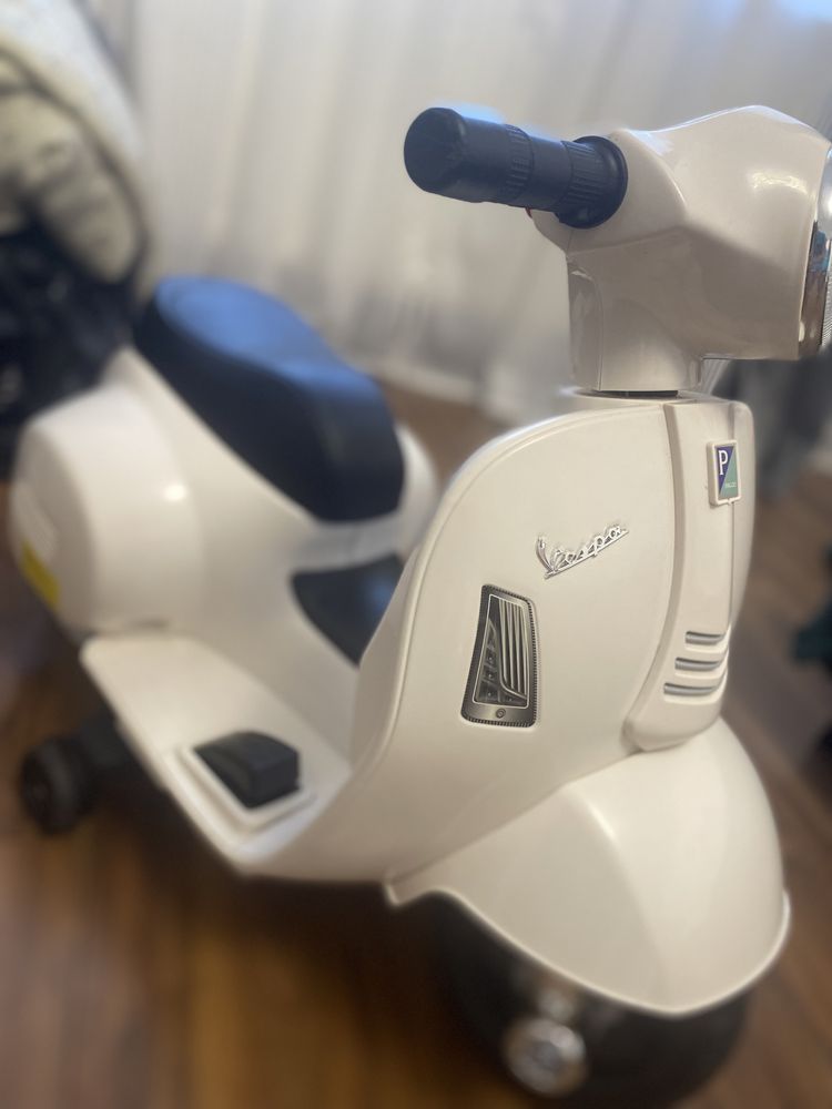 Scuter Vespa pt copii