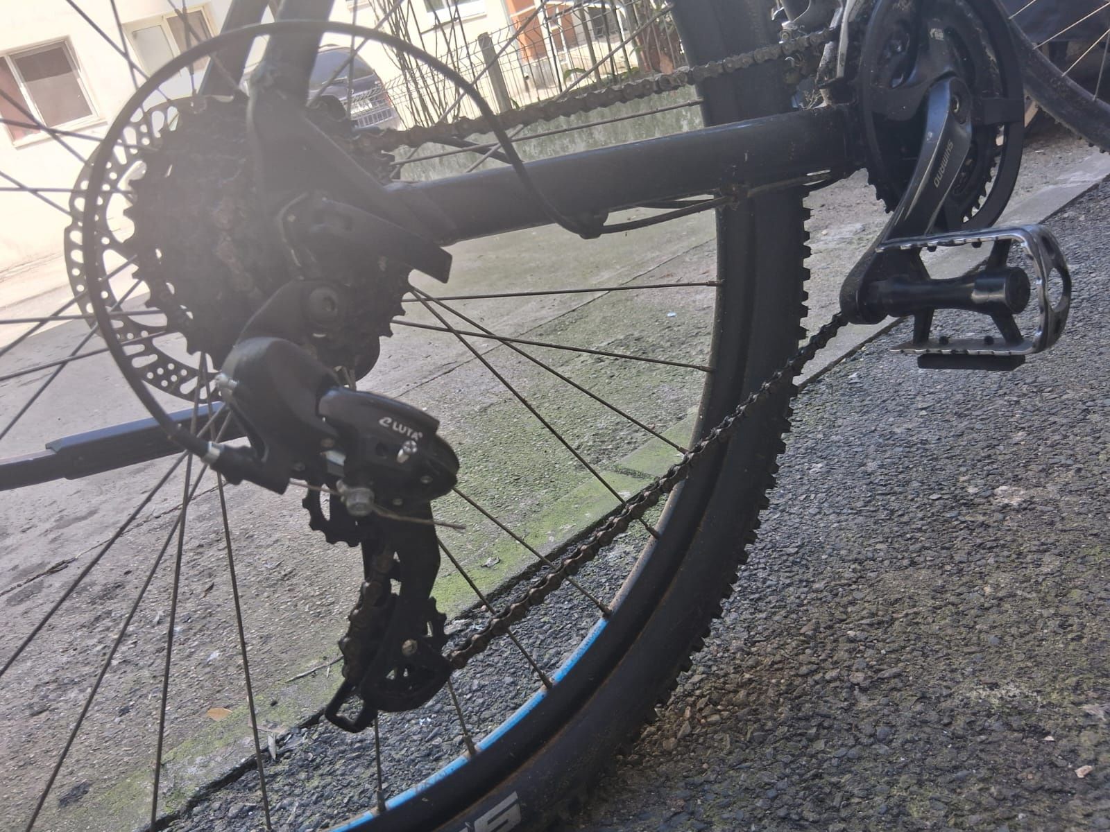 Vând bicicleta CUBE