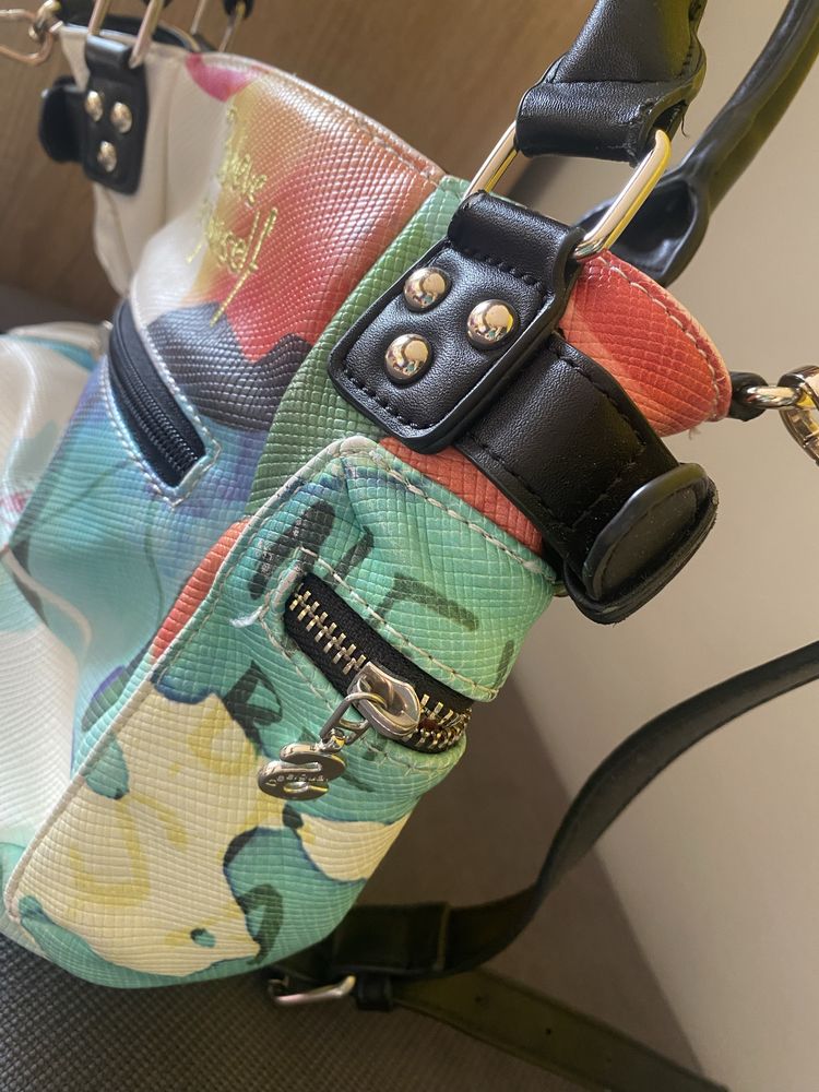 Кожена чанта Desigual