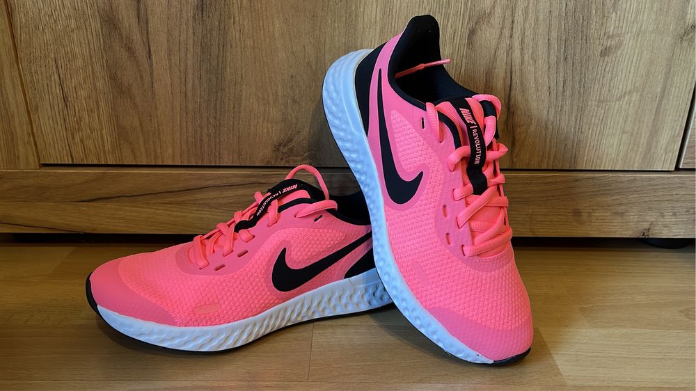 Дамски маратонки Nike