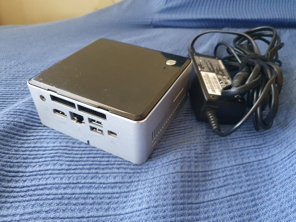Intel NUC si Compute Stick Windows 10 periferic PC TV
