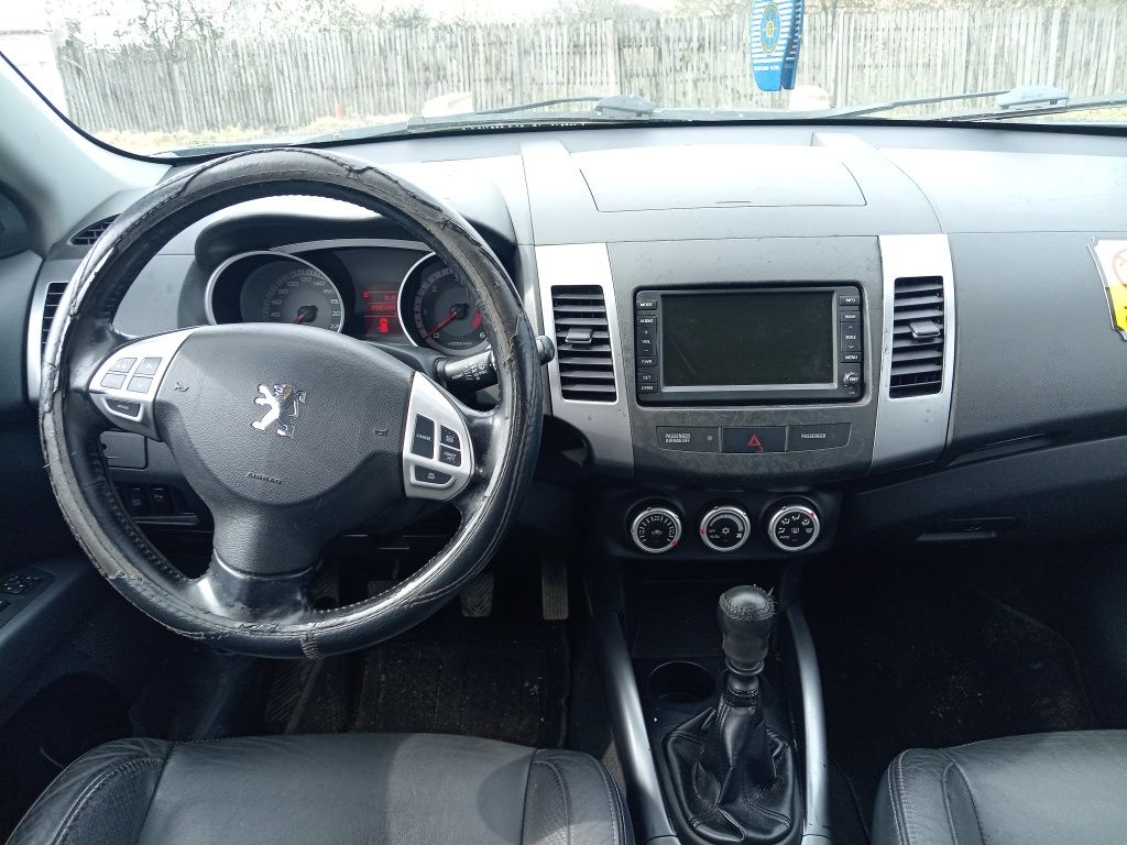 Vind Peugeot 4007 an 2008 motor 2,2 dizel cutie viteze manuala 6 1