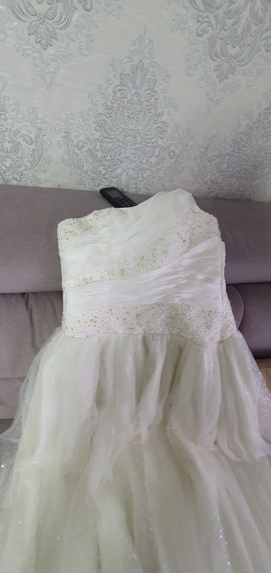 Платье 7000тг свадебное