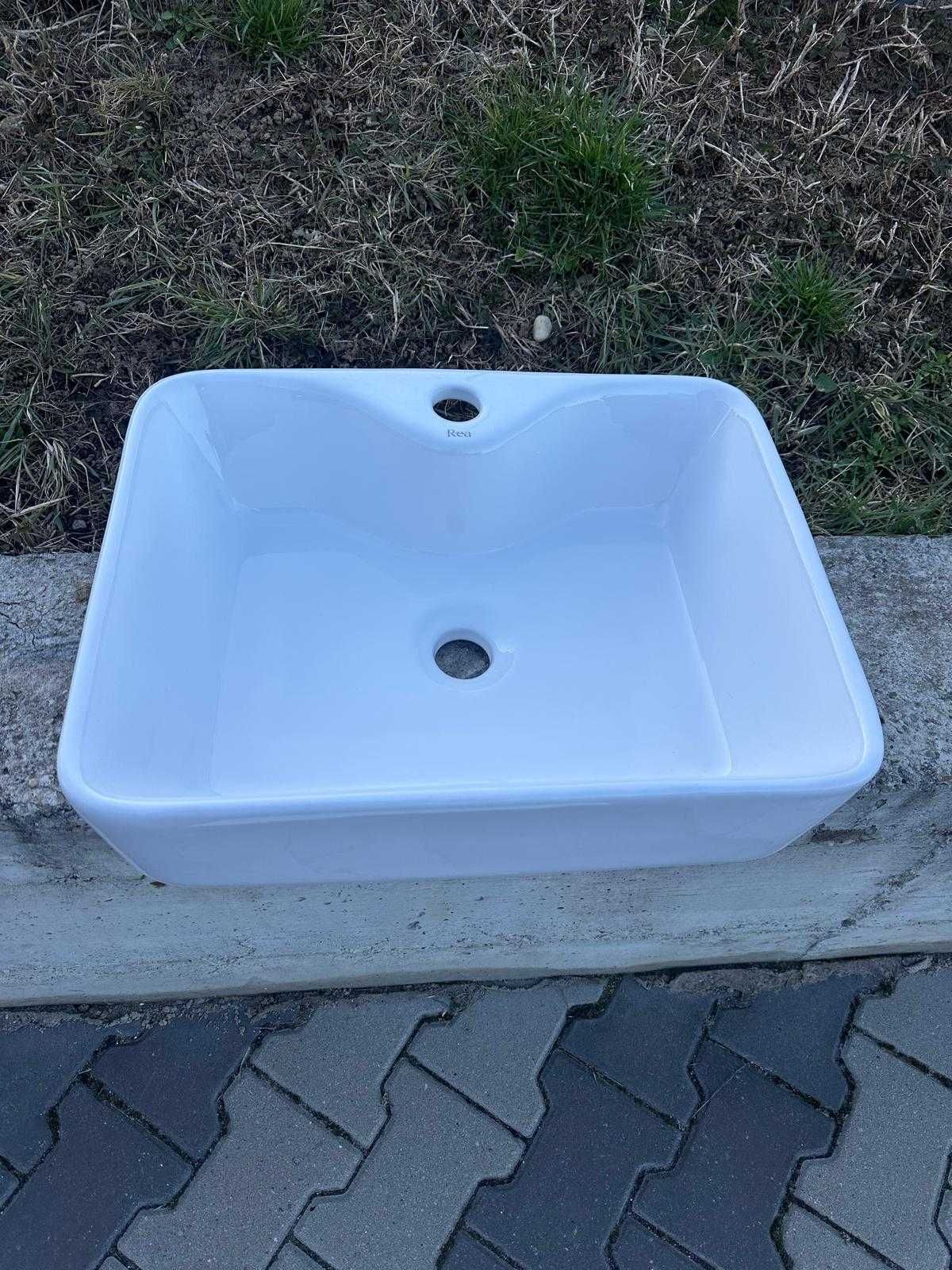 Lavoar, 49x38 cm, montaj pe blat, ceramica sanitara