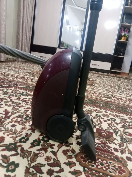 Пылесос модель: "Samsung 1600w"