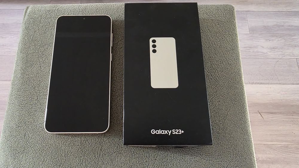 240.000.      Samsung  23+ 256