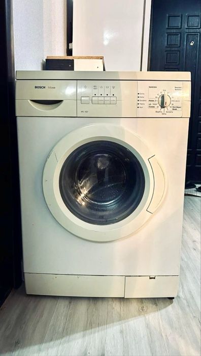 Продаем симпальную машину, бу, в хорошем состоянии. Стирает отлично