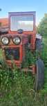 Vand tractor u650 cu remorca și doua pluguri unele este reversibil