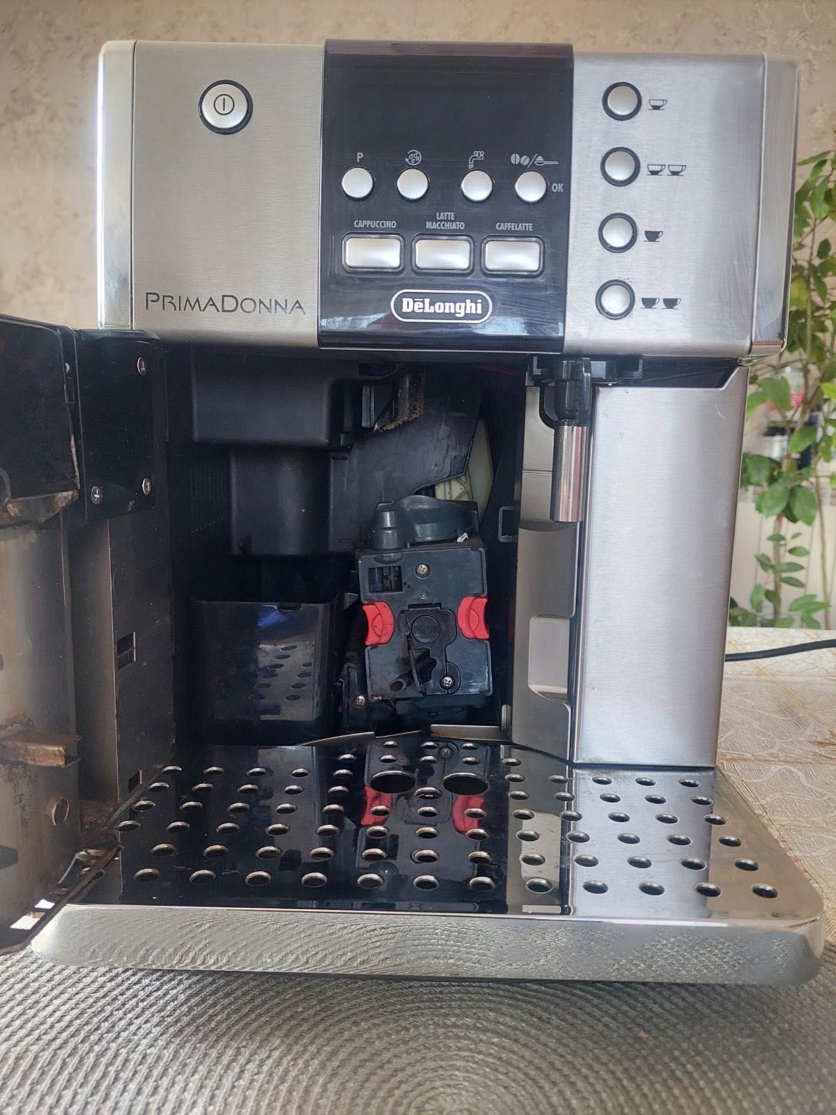Delonghi Кафе автомат PrimaDonna