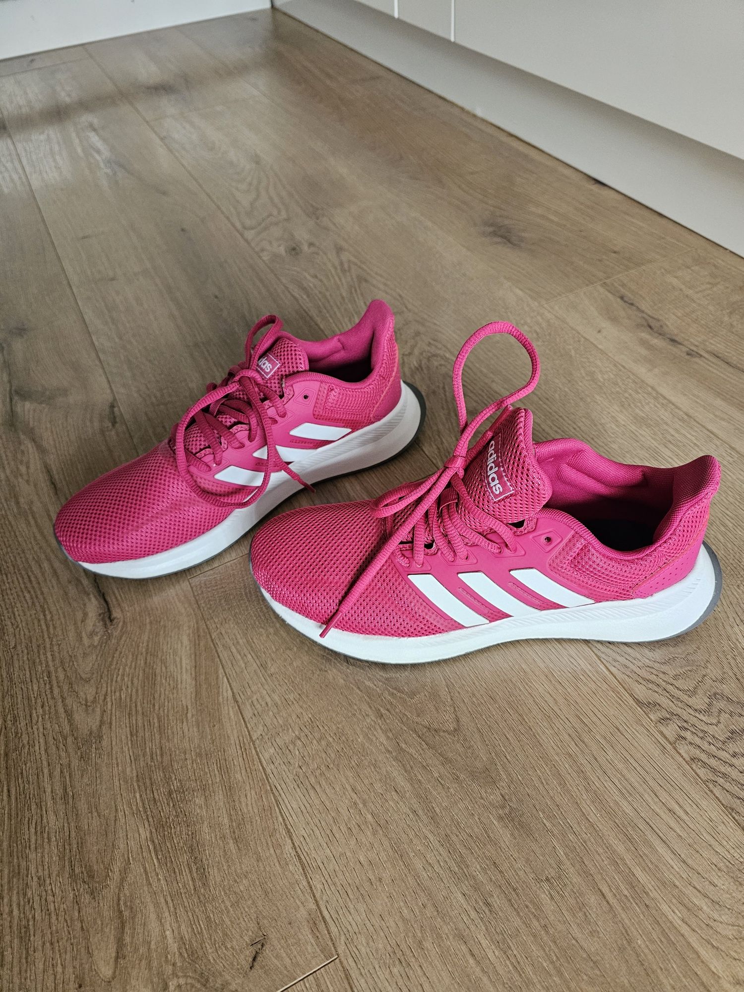 *Нови* Дамски летни розови маратонки Adidas Runfalcon, 38 н 24см