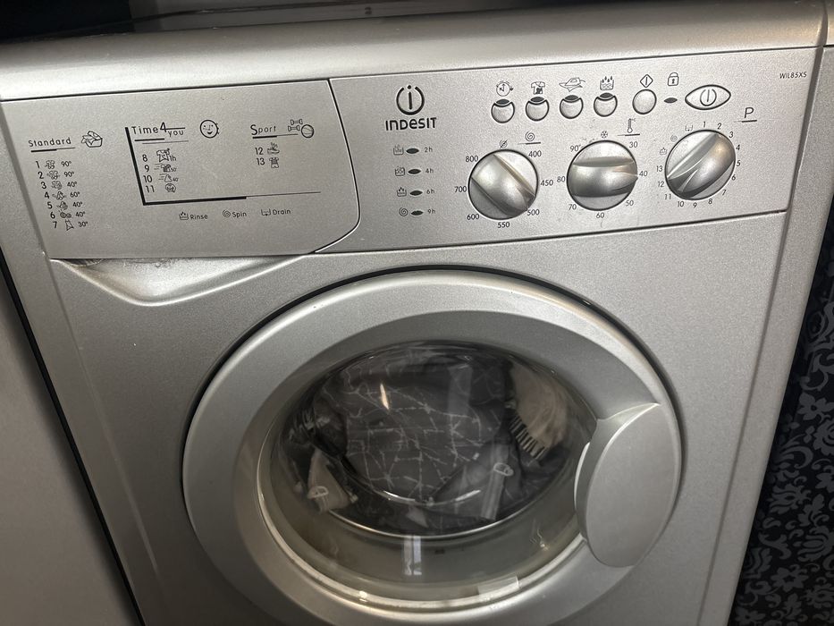 Пералня Indesit модел WIL85XS