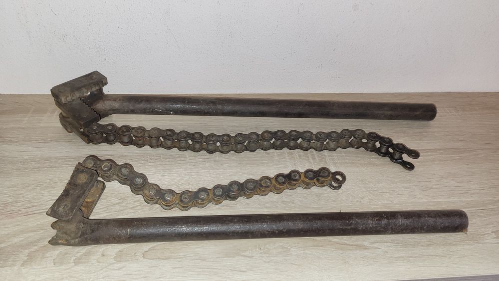 Vând clește cu lanț, pentru țevi