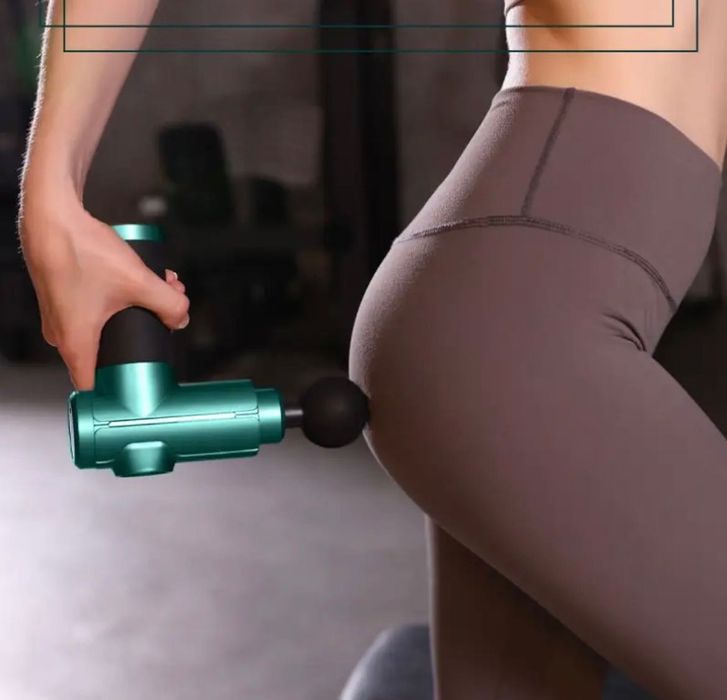 Преносим масажен пистолет подходящ за масаж на гръб врат крака и кръст