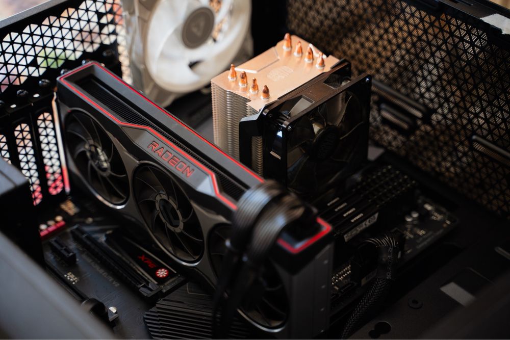 Гейминг/Работен Компютър Ryzen 5 5600X, AMD RX 6800, 32GB RAM, M.2 SSD