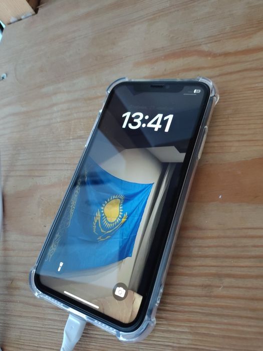Айфон 11 в хорошем состоянии
