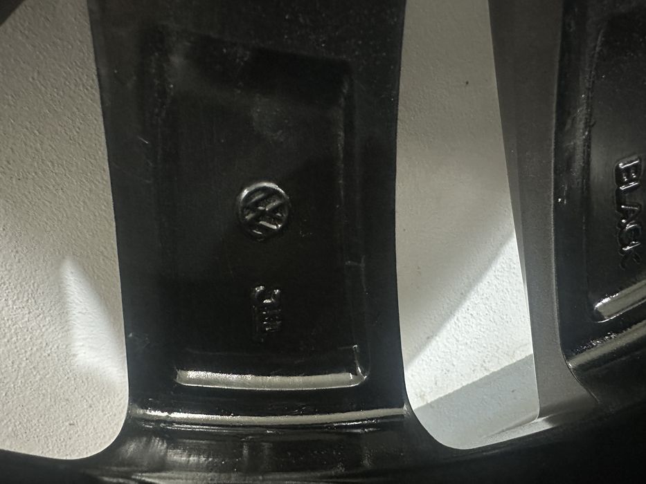 Jante 18 originale Vw Passat anvelope iarna +senzori