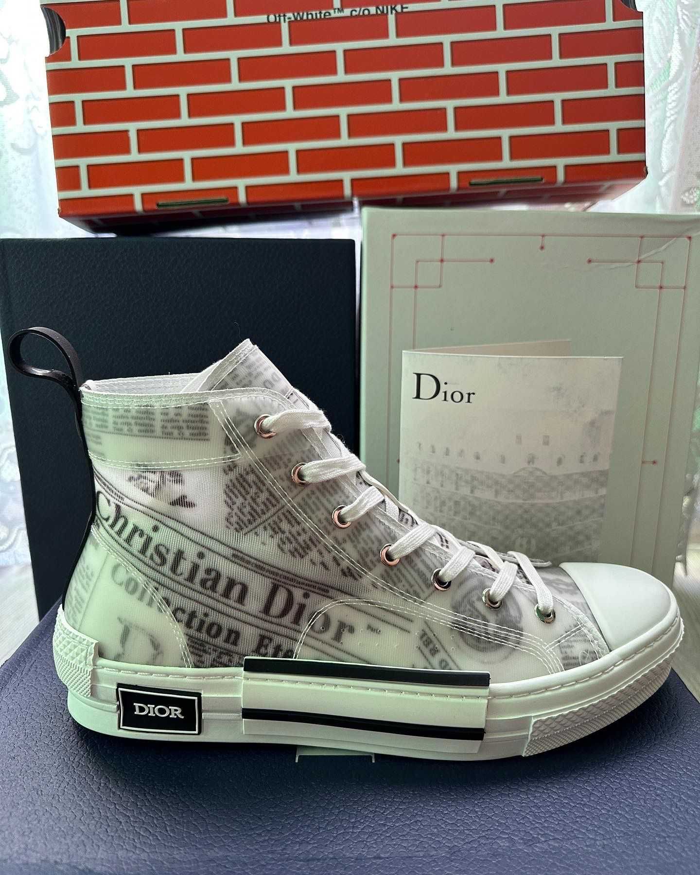 Christian Dior B23 High Top "Daniel Arsham"
Newspaper