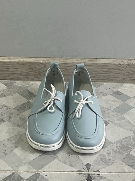 голубо-белые полу-кроссовки