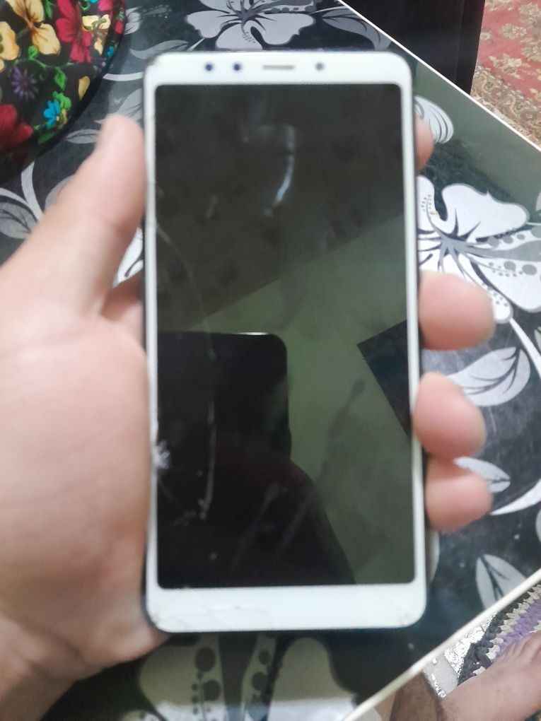 Redmi 5 sotiladi