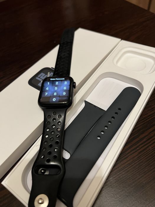 Apple Watch SE (2-ро поколение) GPS + Cellular – 44 мм, с гаранция!!!