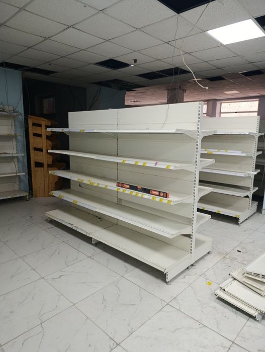 Выкупаю Холодильная витрина, горка, стеллажи и морозильники